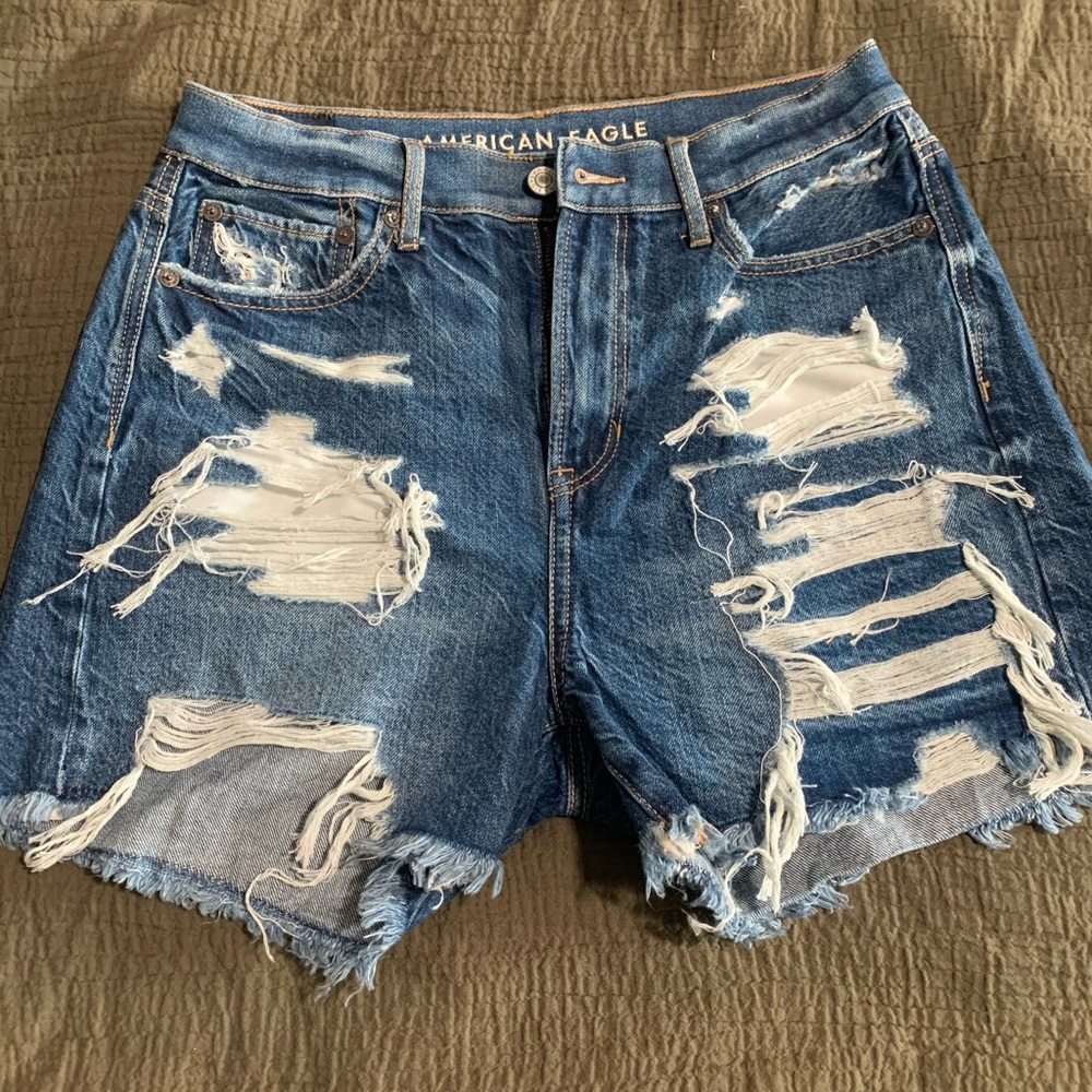 American Eagle 90s boyfriend shorts